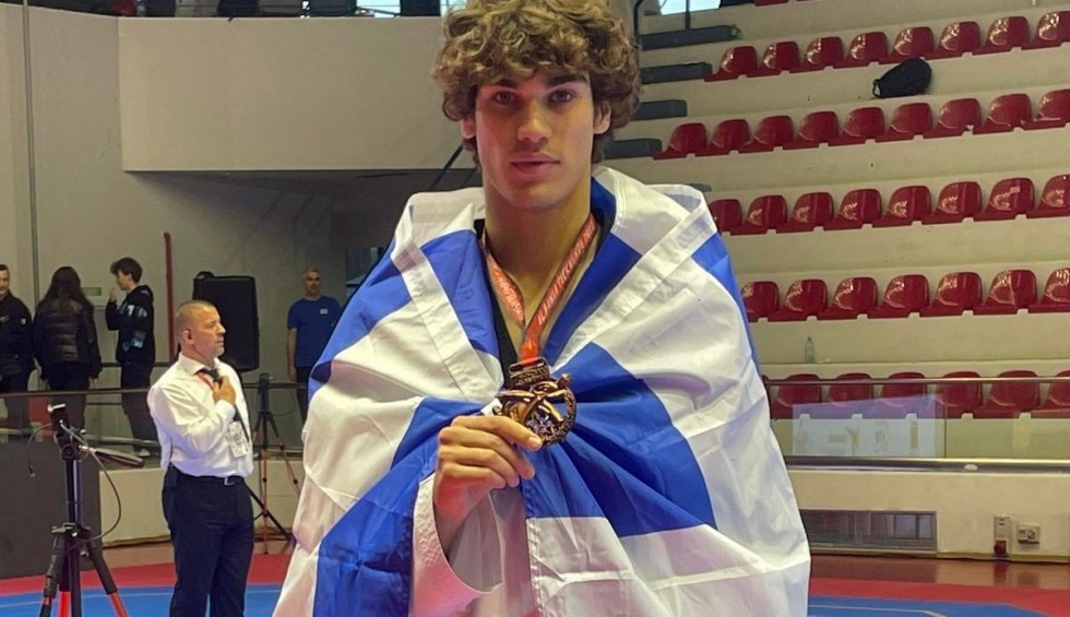 A generic square placeholder image with rounded corners in a figure.