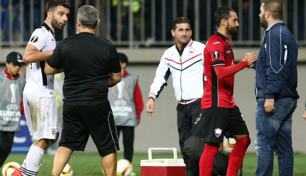 A generic square placeholder image with rounded corners in a figure.