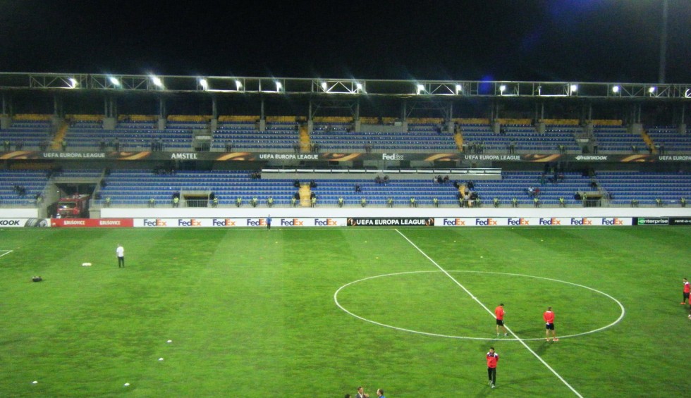 A generic square placeholder image with rounded corners in a figure.