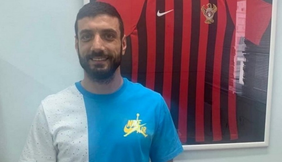 A generic square placeholder image with rounded corners in a figure.