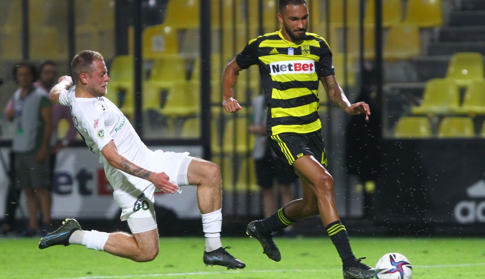 A generic square placeholder image with rounded corners in a figure.