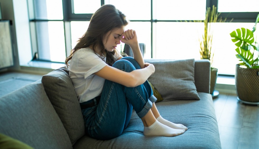 A generic square placeholder image with rounded corners in a figure.