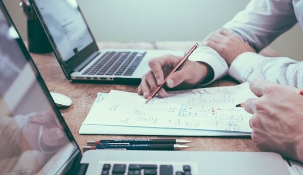 A generic square placeholder image with rounded corners in a figure.