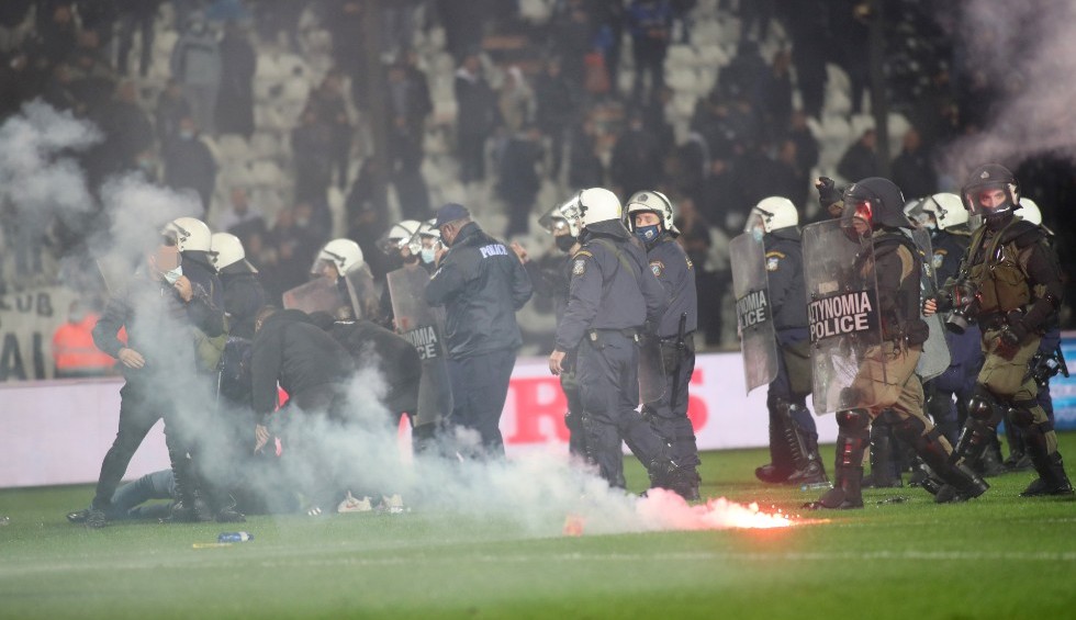 A generic square placeholder image with rounded corners in a figure.