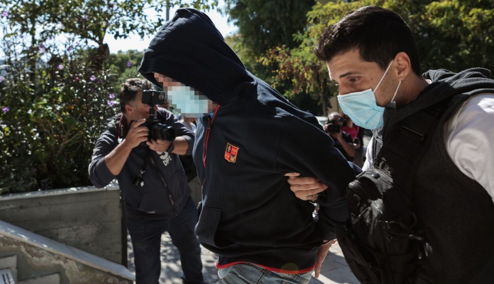 A generic square placeholder image with rounded corners in a figure.