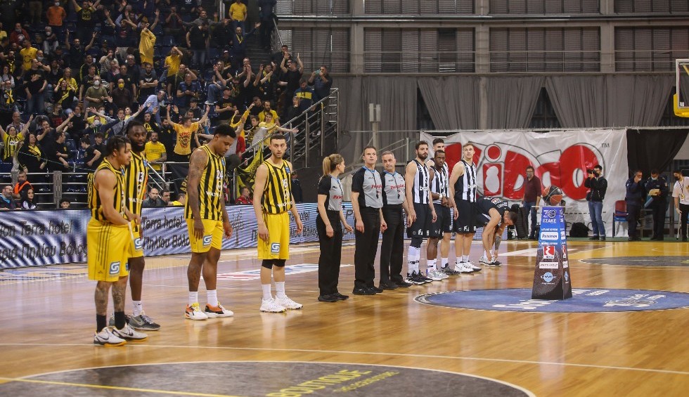 A generic square placeholder image with rounded corners in a figure.