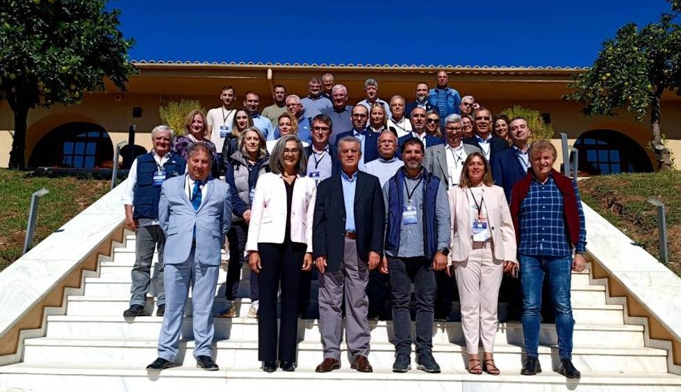 A generic square placeholder image with rounded corners in a figure.