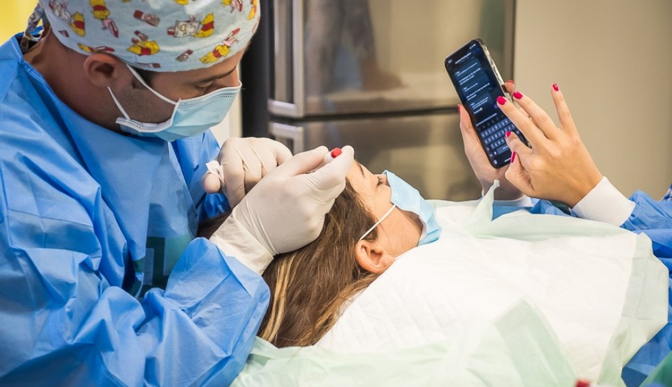 A generic square placeholder image with rounded corners in a figure.