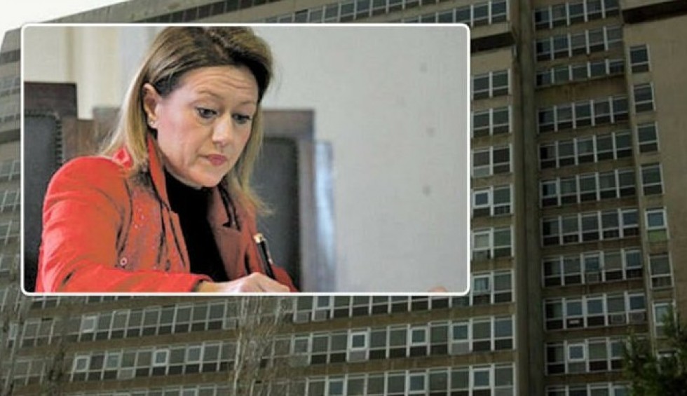 A generic square placeholder image with rounded corners in a figure.