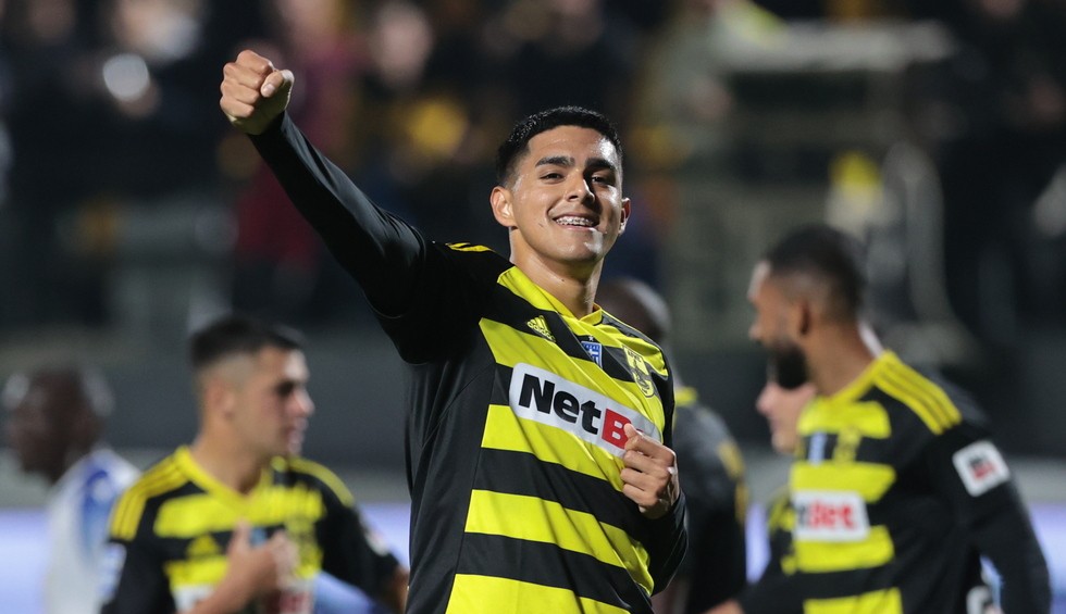 A generic square placeholder image with rounded corners in a figure.