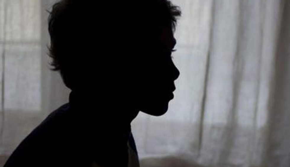 A generic square placeholder image with rounded corners in a figure.