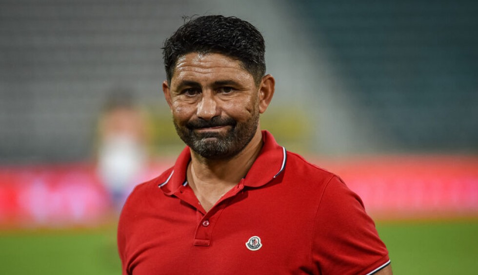 A generic square placeholder image with rounded corners in a figure.