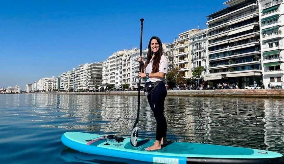 A generic square placeholder image with rounded corners in a figure.