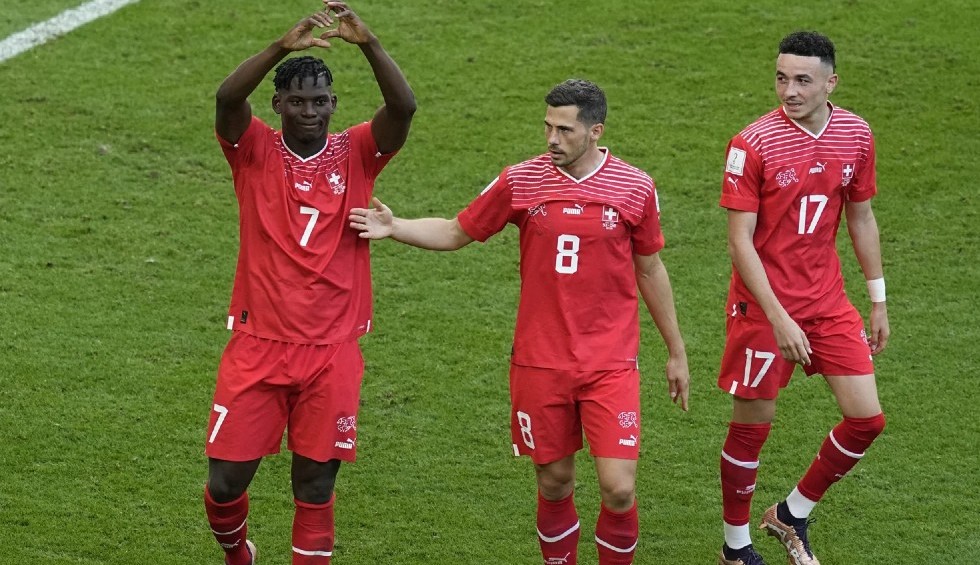 A generic square placeholder image with rounded corners in a figure.