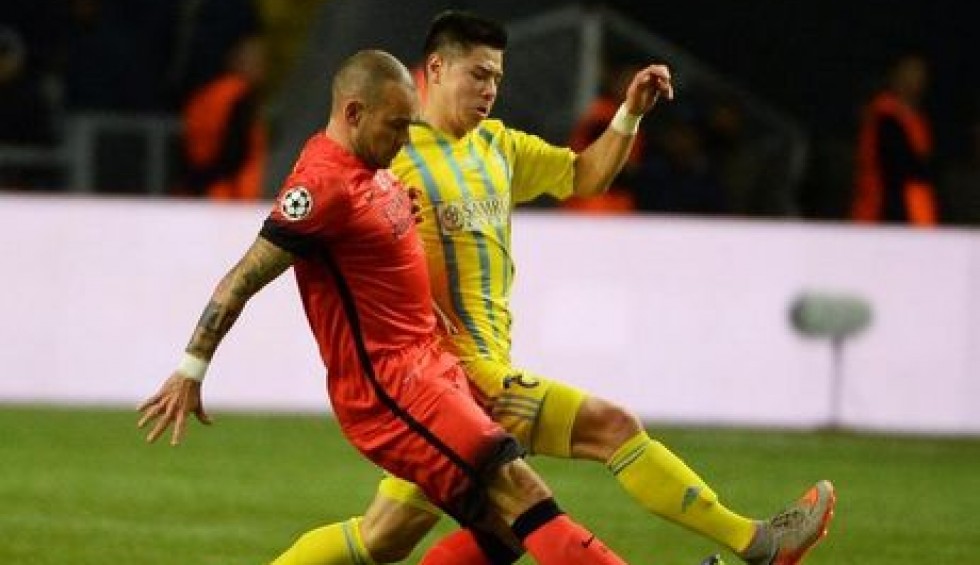 A generic square placeholder image with rounded corners in a figure.