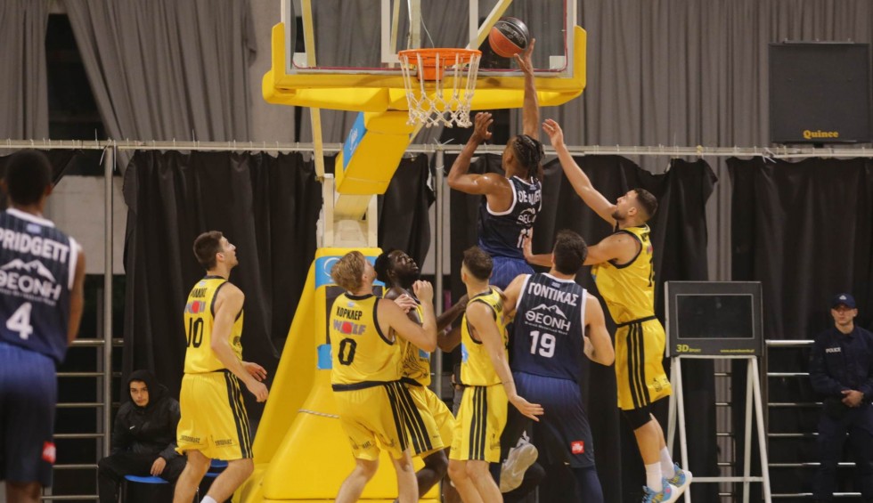 A generic square placeholder image with rounded corners in a figure.