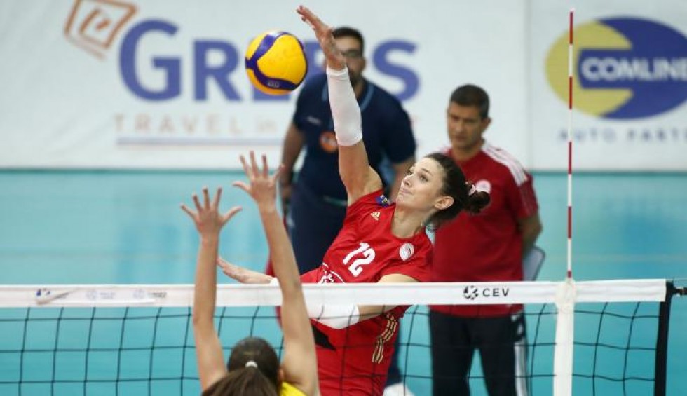 A generic square placeholder image with rounded corners in a figure.