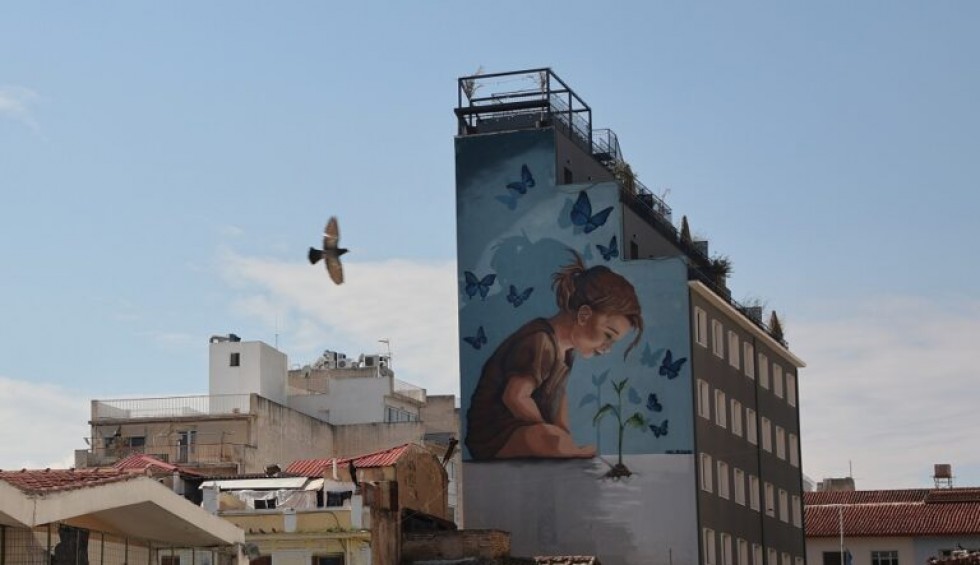 A generic square placeholder image with rounded corners in a figure.