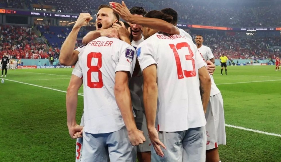 A generic square placeholder image with rounded corners in a figure.