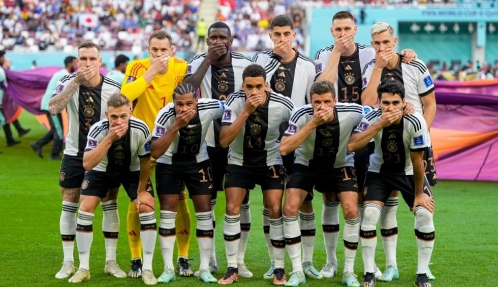 A generic square placeholder image with rounded corners in a figure.