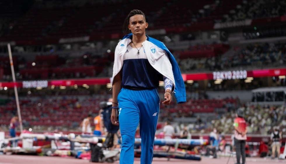 A generic square placeholder image with rounded corners in a figure.