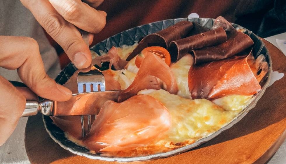 A generic square placeholder image with rounded corners in a figure.