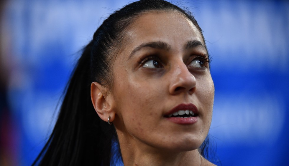 A generic square placeholder image with rounded corners in a figure.