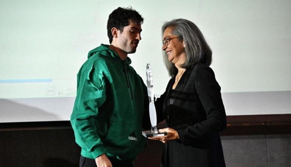 A generic square placeholder image with rounded corners in a figure.