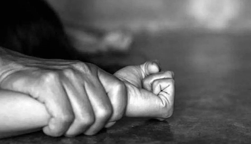 A generic square placeholder image with rounded corners in a figure.