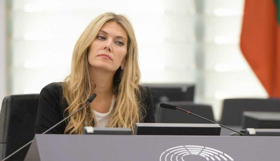 A generic square placeholder image with rounded corners in a figure.