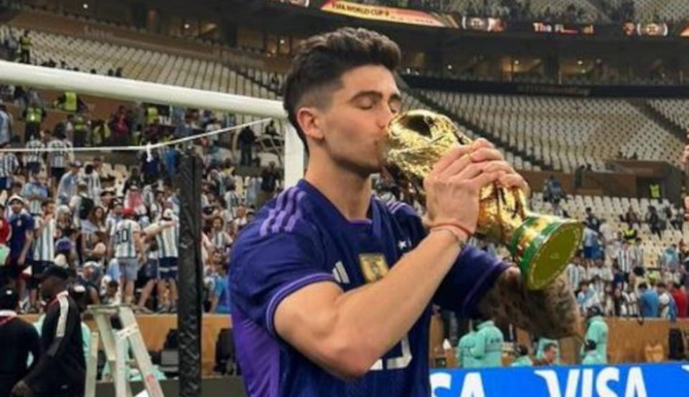 A generic square placeholder image with rounded corners in a figure.