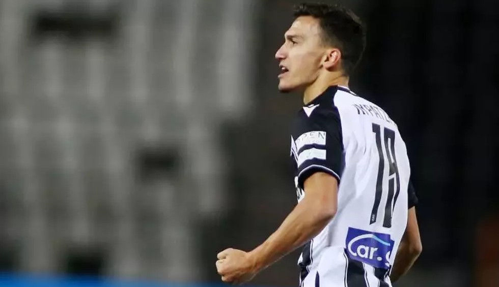 A generic square placeholder image with rounded corners in a figure.