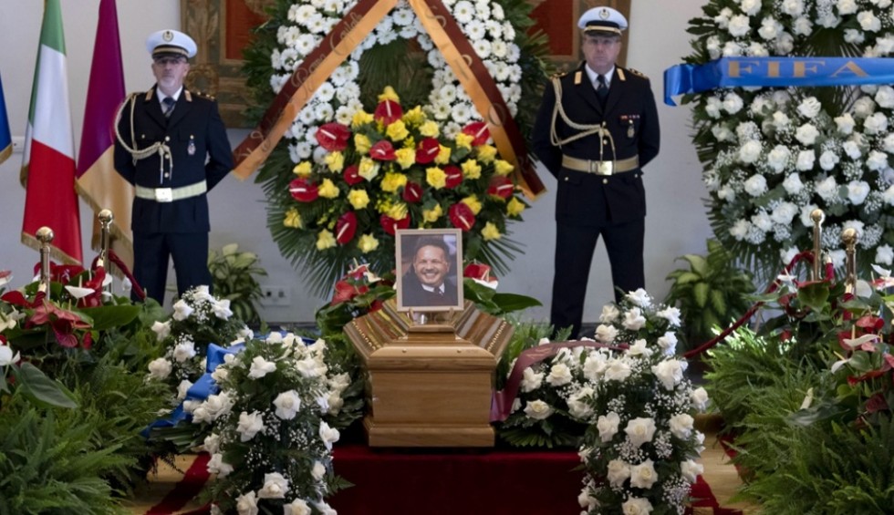 A generic square placeholder image with rounded corners in a figure.