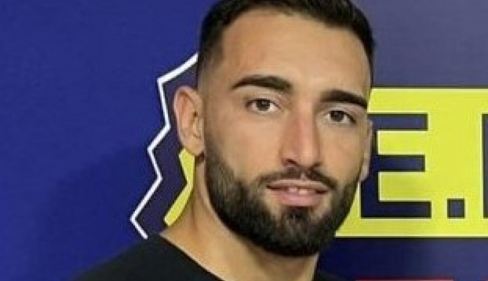 A generic square placeholder image with rounded corners in a figure.