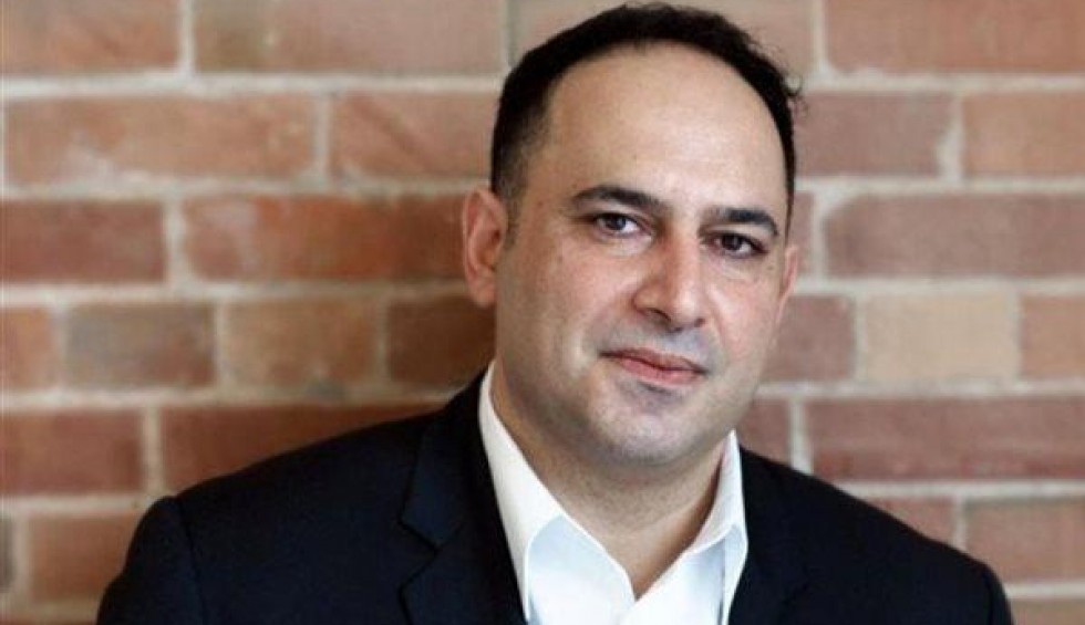 A generic square placeholder image with rounded corners in a figure.