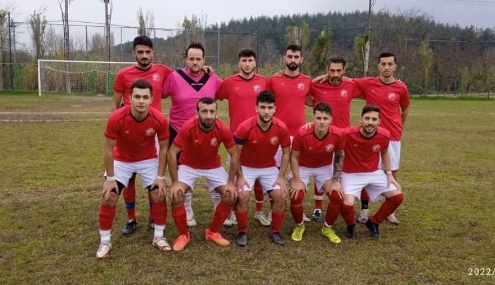 A generic square placeholder image with rounded corners in a figure.