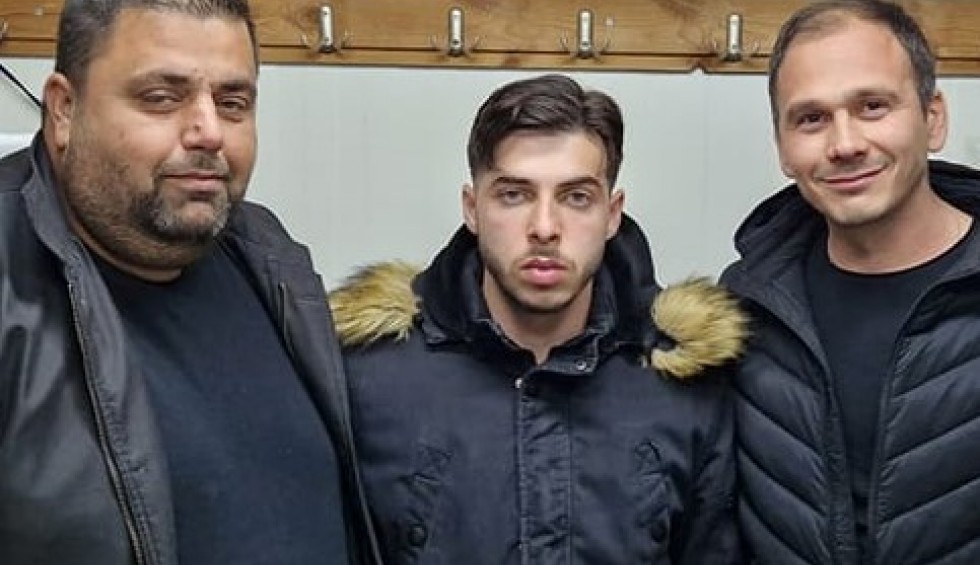 A generic square placeholder image with rounded corners in a figure.