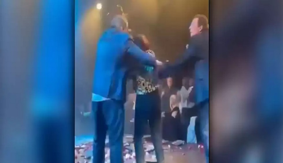 A generic square placeholder image with rounded corners in a figure.