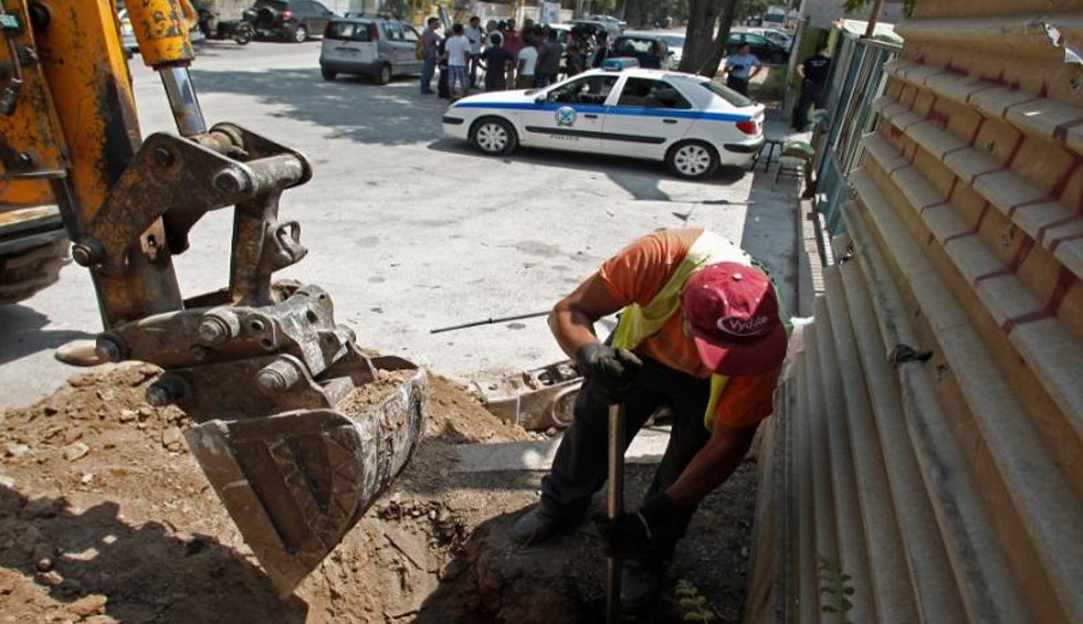 A generic square placeholder image with rounded corners in a figure.