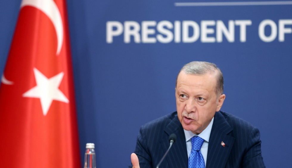 A generic square placeholder image with rounded corners in a figure.