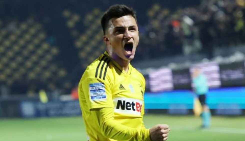 A generic square placeholder image with rounded corners in a figure.