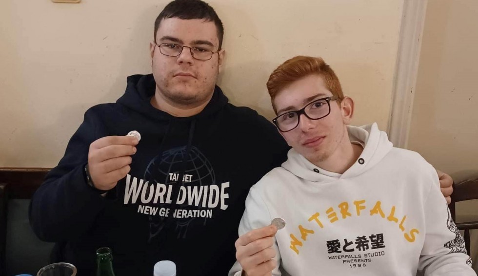 A generic square placeholder image with rounded corners in a figure.