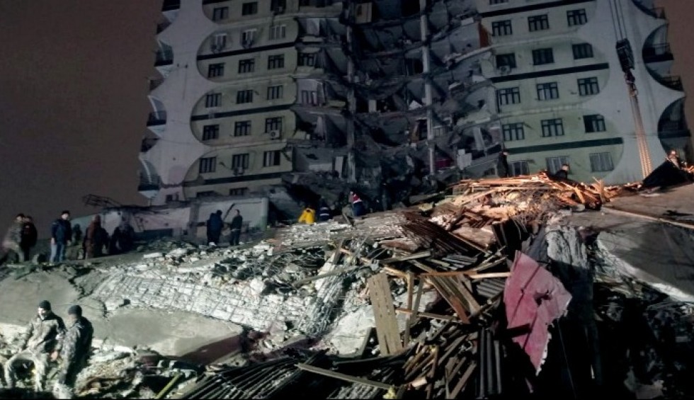 A generic square placeholder image with rounded corners in a figure.