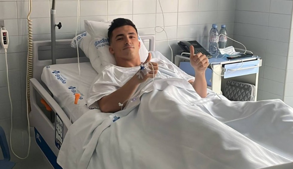 A generic square placeholder image with rounded corners in a figure.