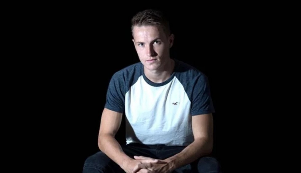 A generic square placeholder image with rounded corners in a figure.