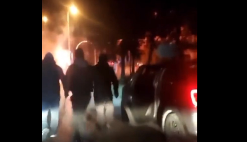 A generic square placeholder image with rounded corners in a figure.