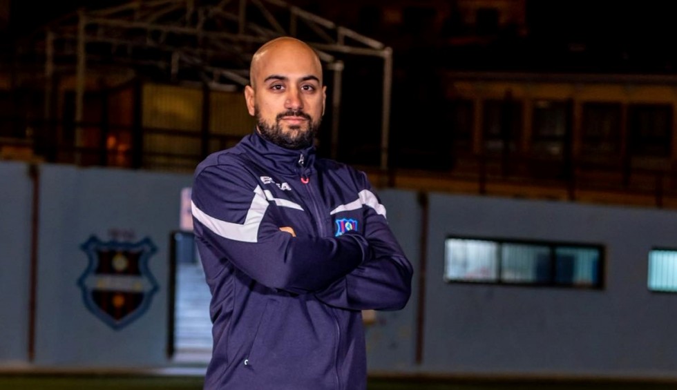 A generic square placeholder image with rounded corners in a figure.