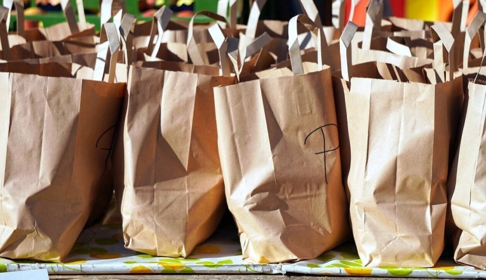 A generic square placeholder image with rounded corners in a figure.