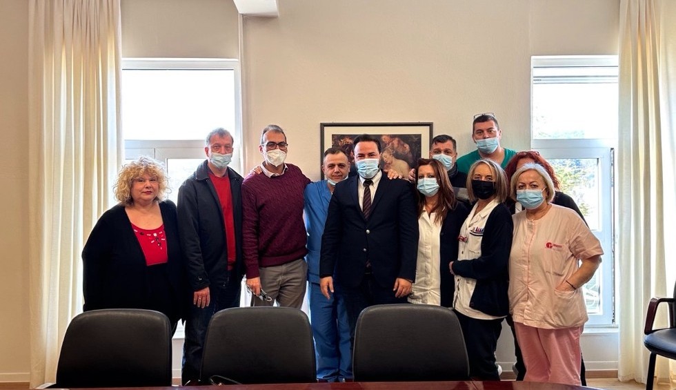 A generic square placeholder image with rounded corners in a figure.