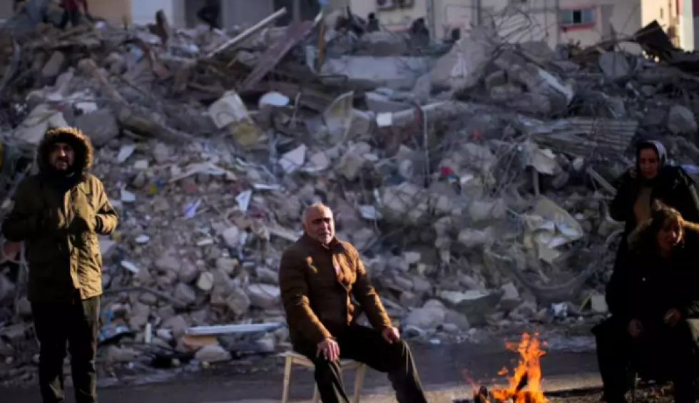 A generic square placeholder image with rounded corners in a figure.